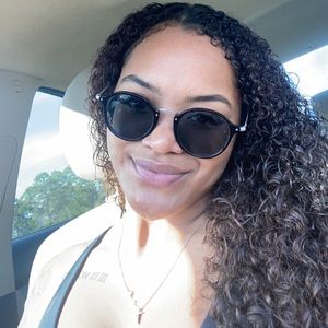 Meet your Posher, Nikkia